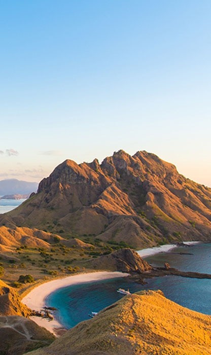 afternoon picture of a tall mountain peak